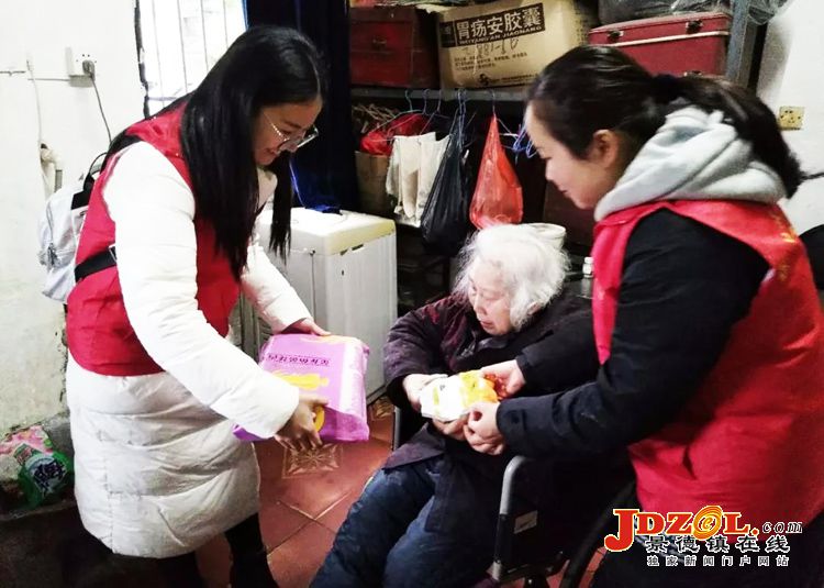 【网络中国节·元宵】五龙山社区开展关爱老年人活动
