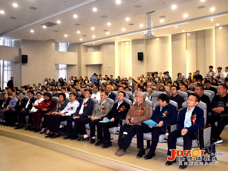 景德镇陶瓷大学瓷博会系列配套活动举行